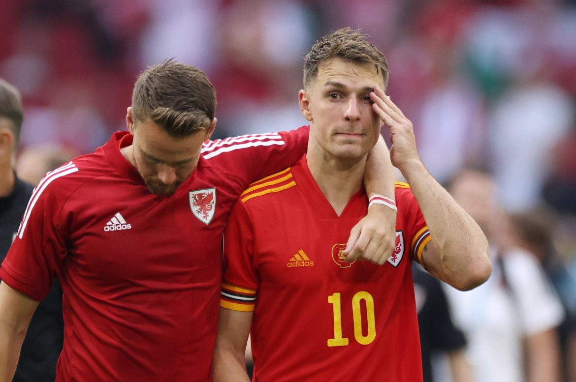 Wolves offered chance to sign Aaron Ramsey